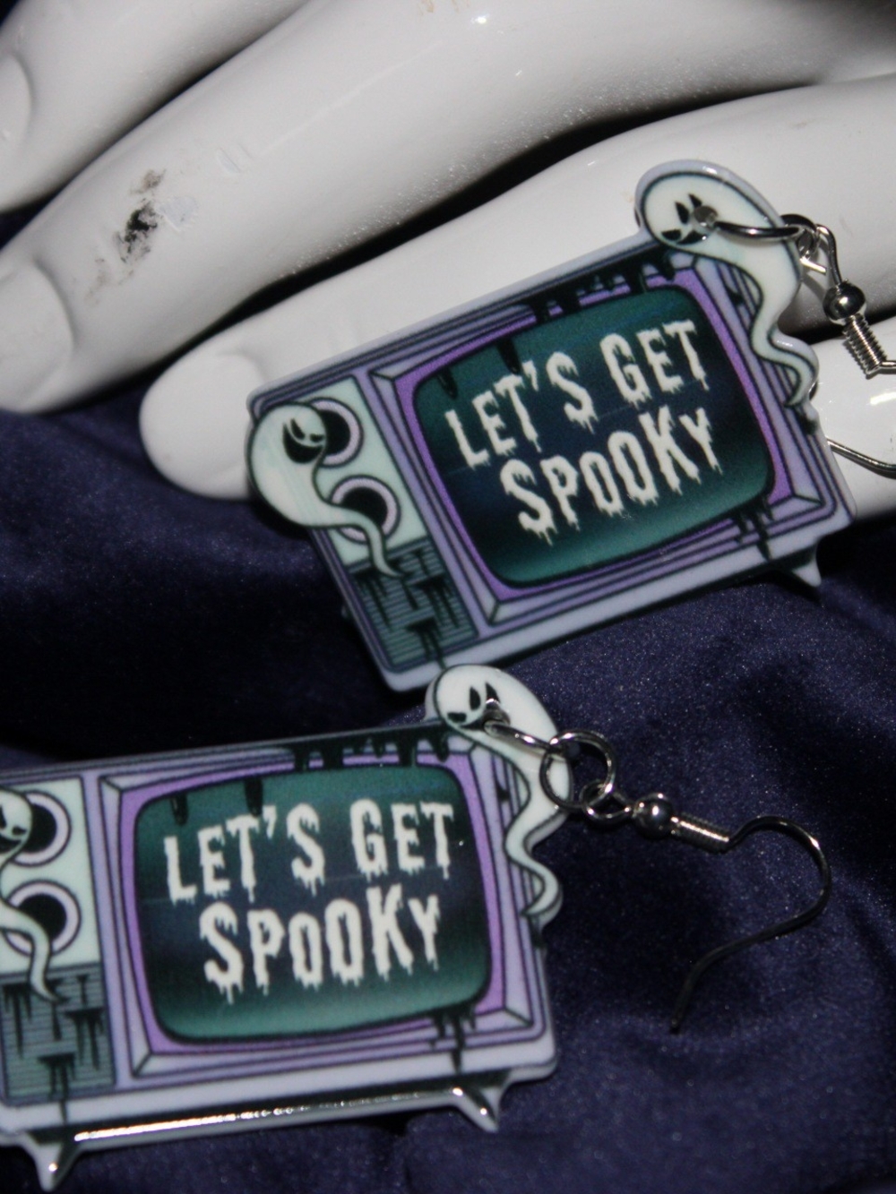 LET'S GET SPOOKY Purple Ghost TV Earrings -